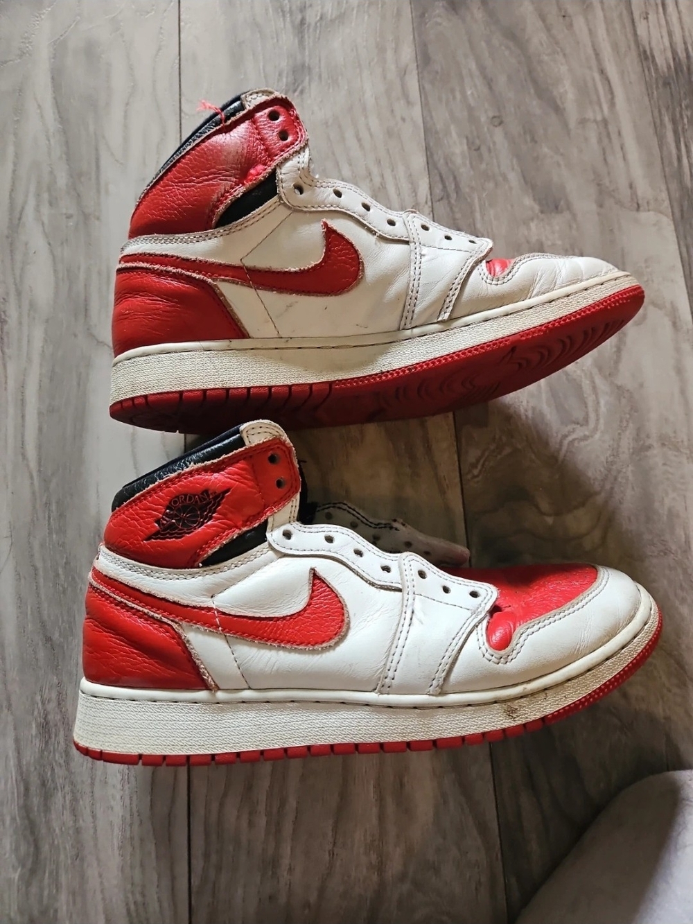 Nike Air Jordan 1 Mid in White and Red Size 6.5Y
